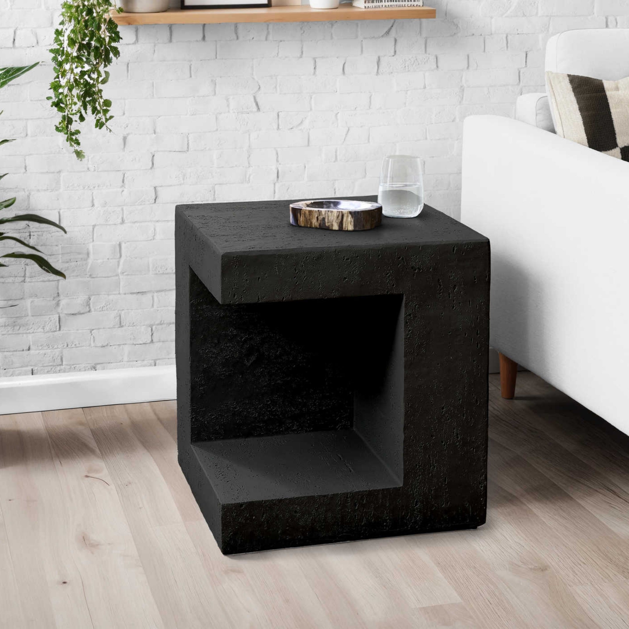 zopleva-table-appoint-cubique-noir_01