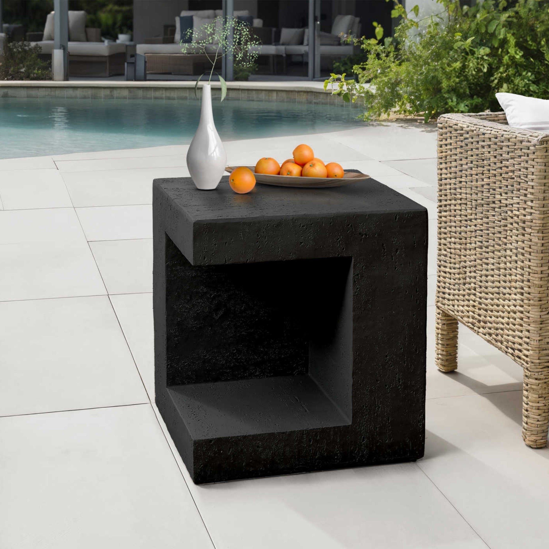 zopleva-table-appoint-cubique-noir_03