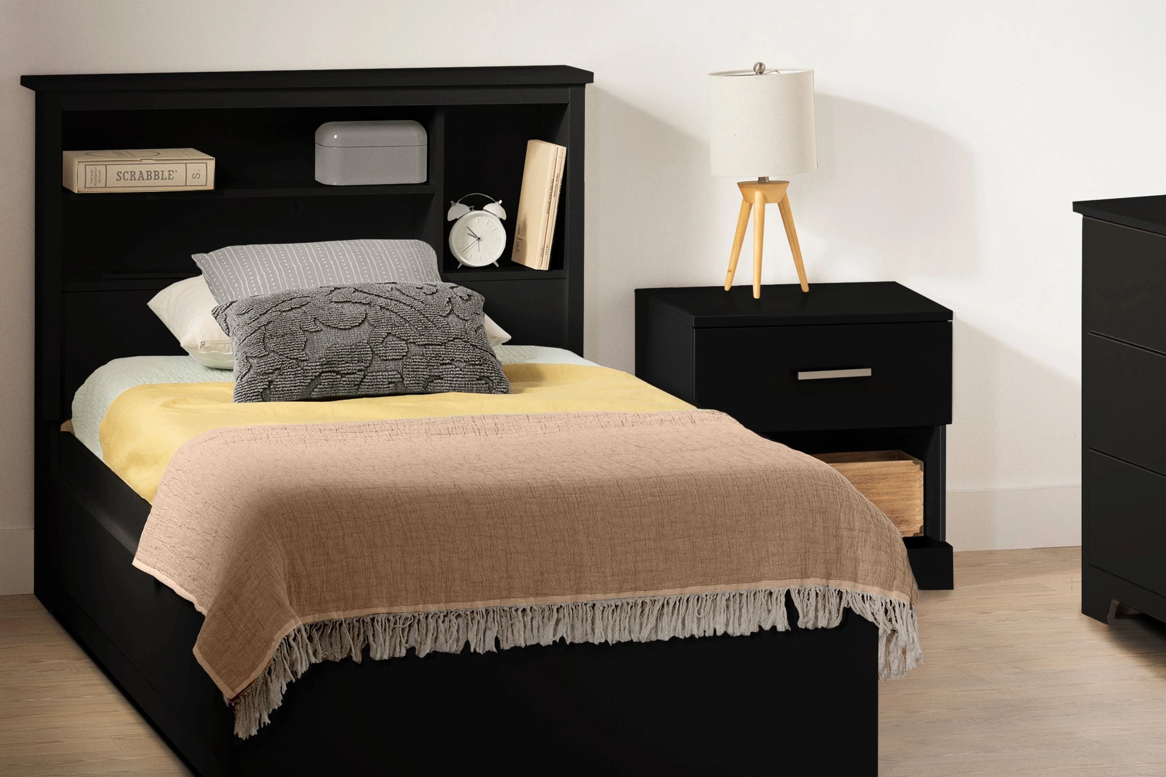 Mates Bed with 3 Drawers - Gramercy