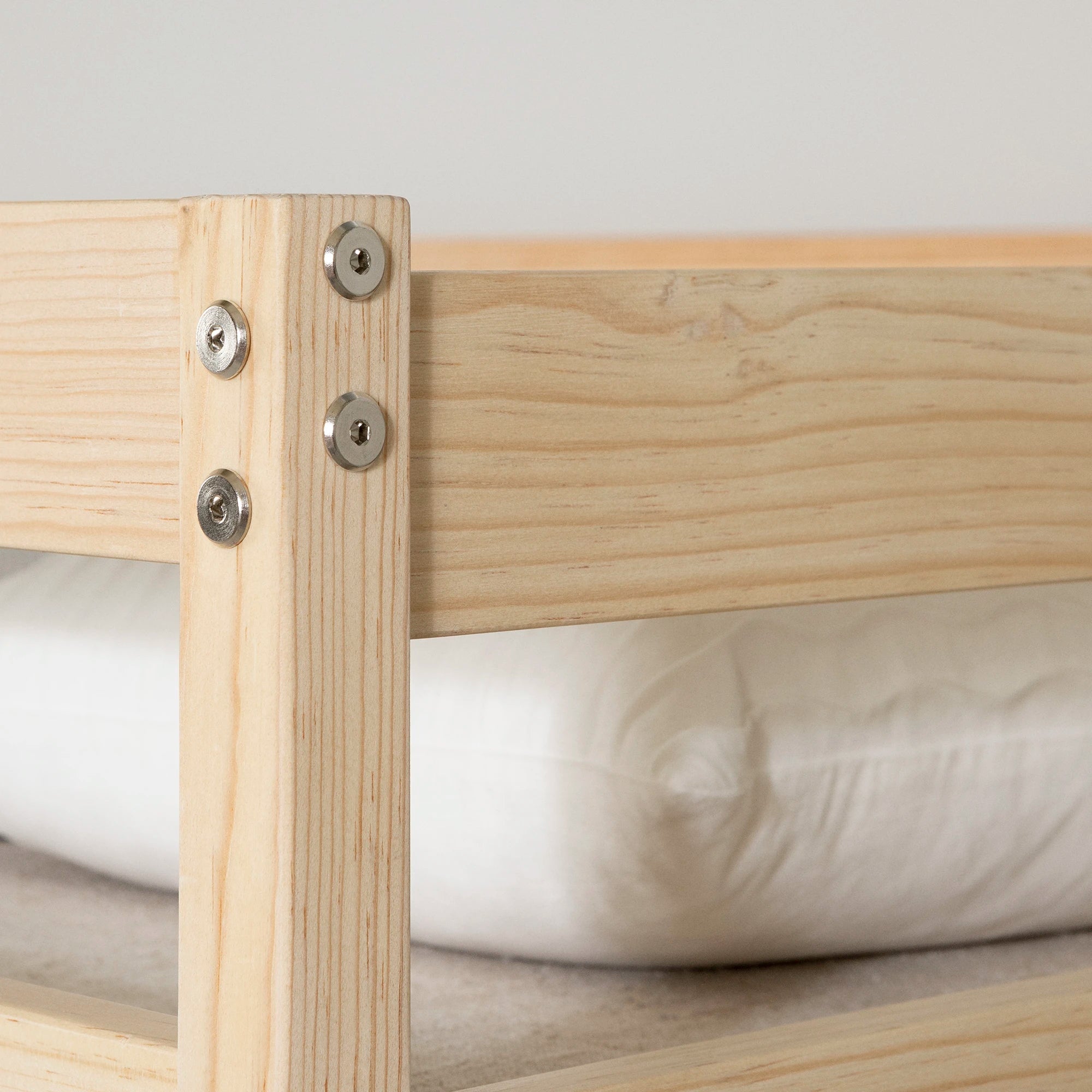 Wood Bunk Bed - Sweedi