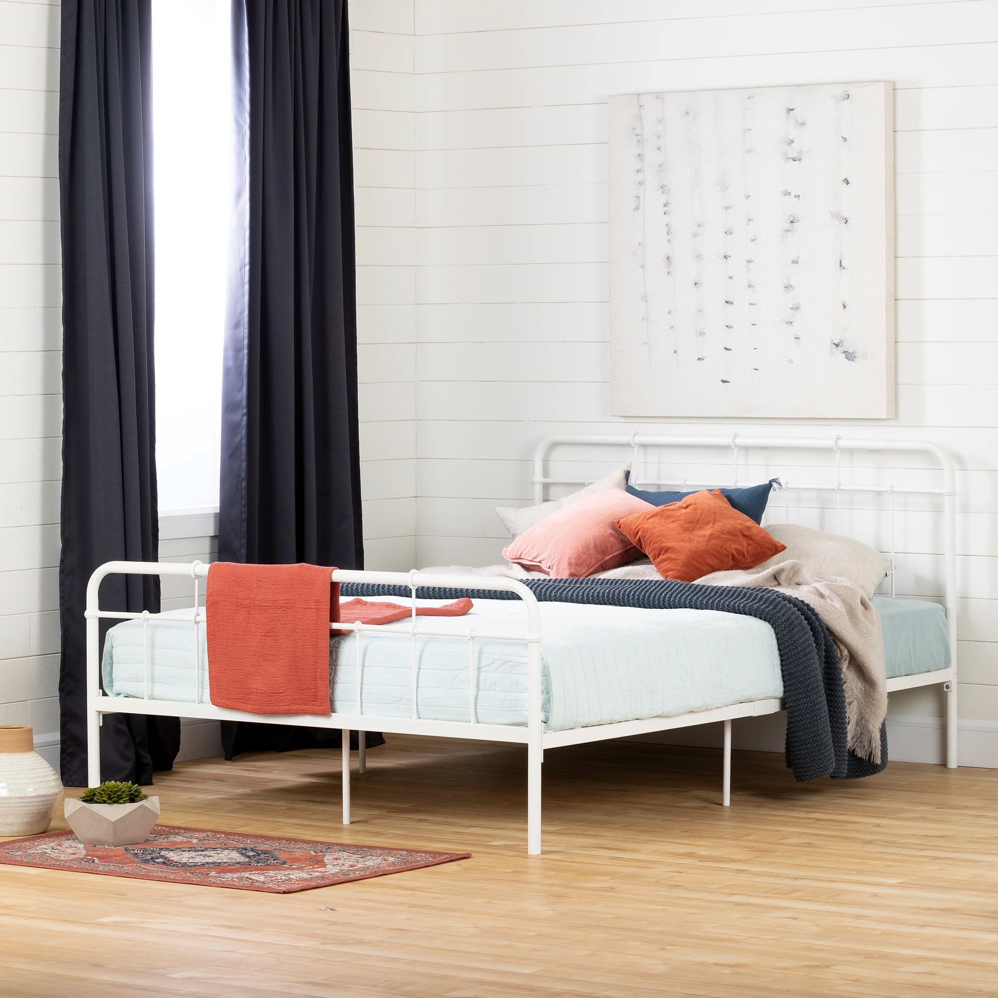 Metal Platform Bed - Versa