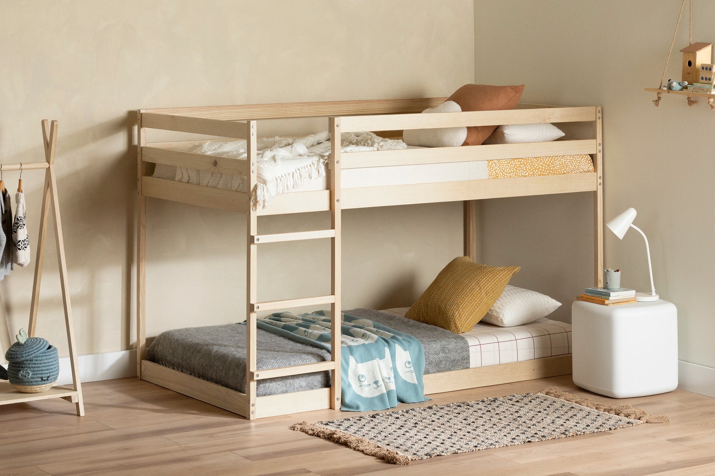 Wood Bunk Bed - Sweedi