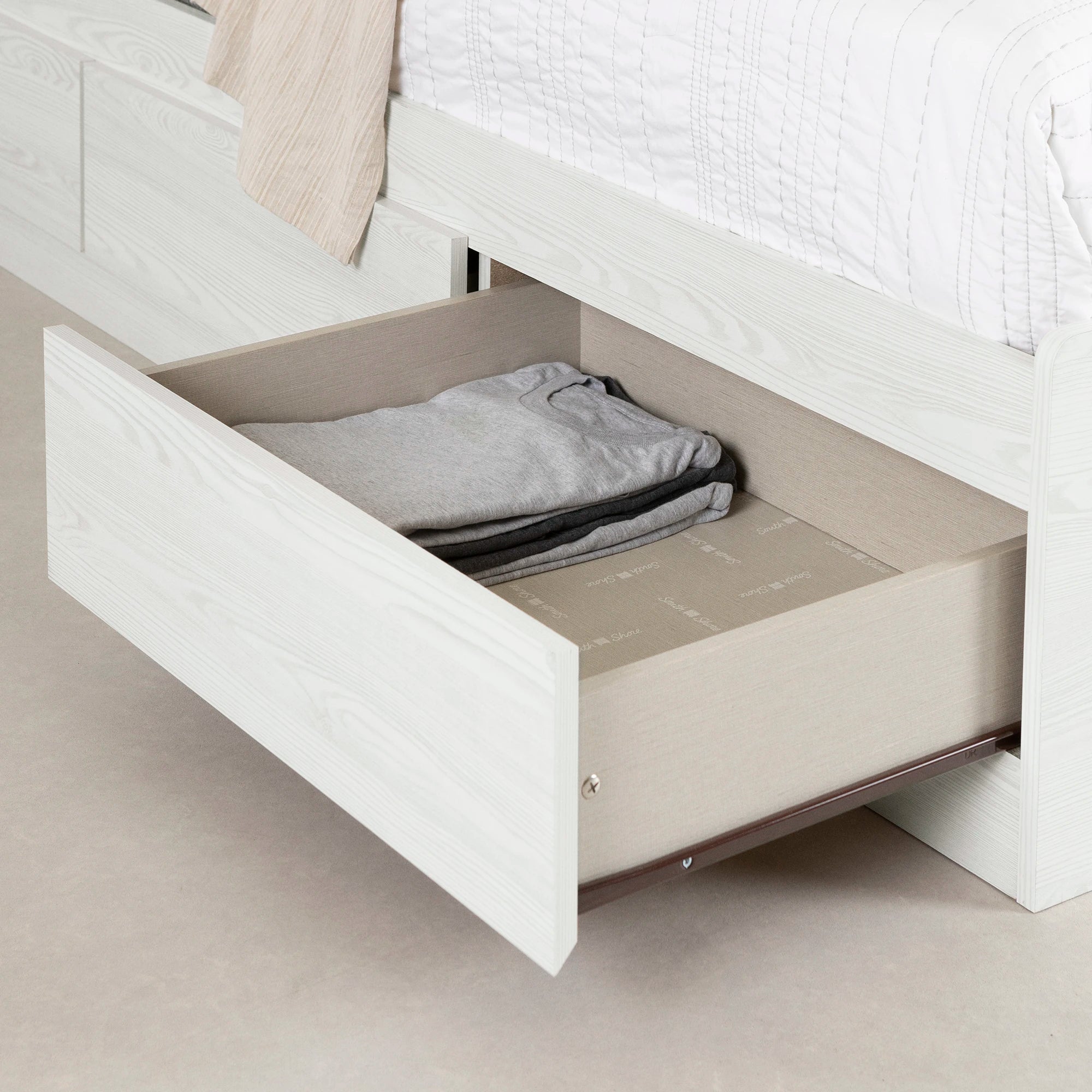 Mates Bed with 3 Drawers - Hazen