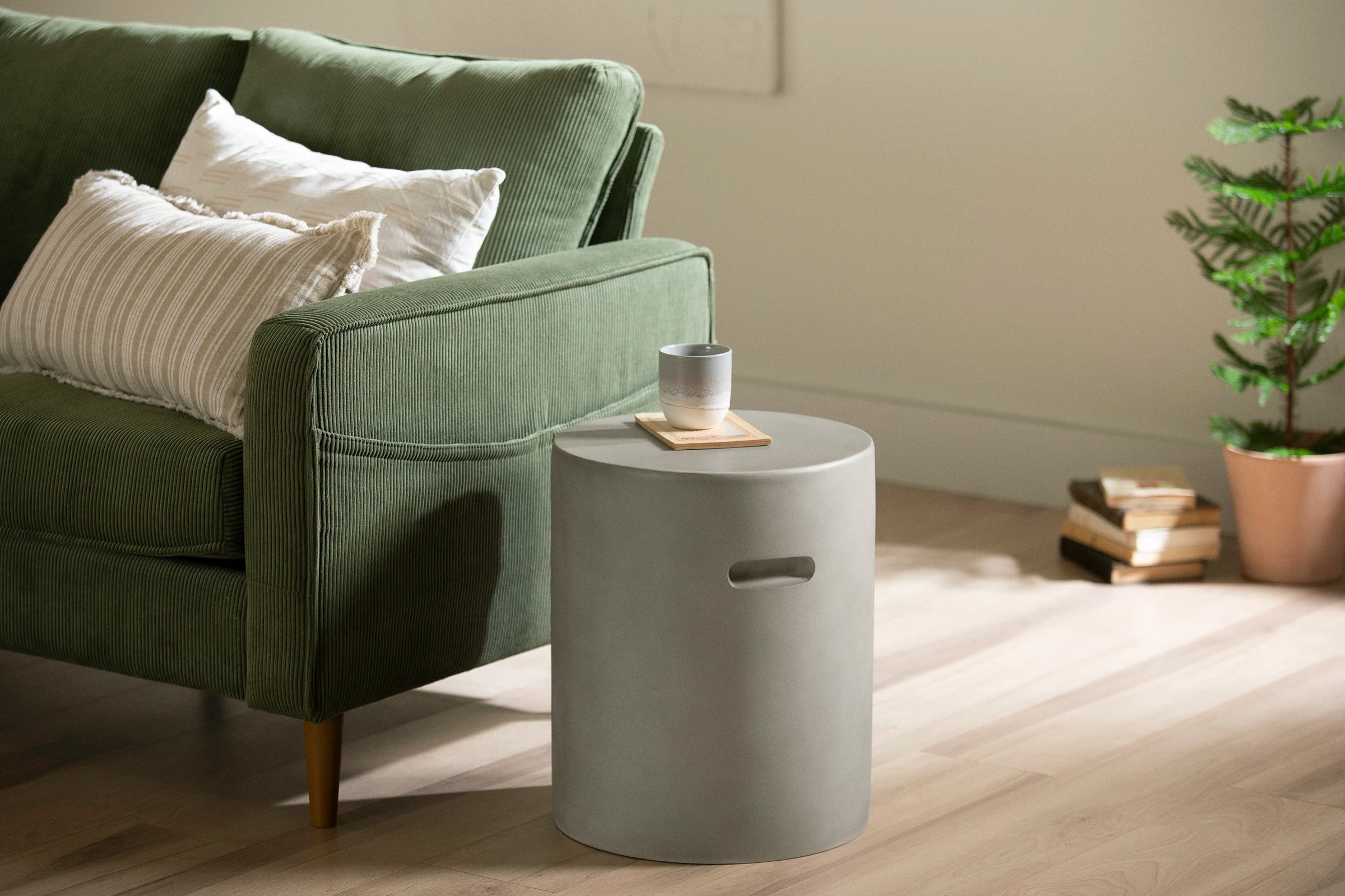 Cylindrical Side Table - Bellulo