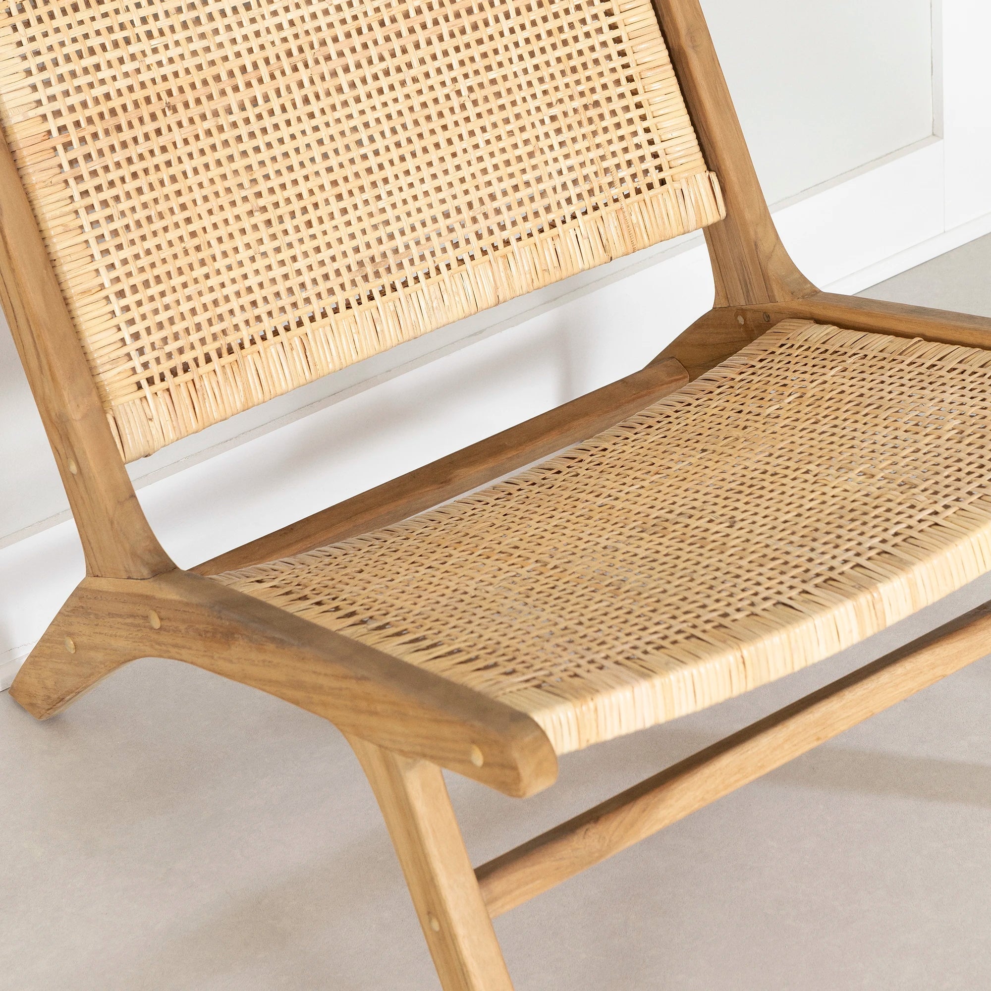 Rattan Lounge Chair - Balka