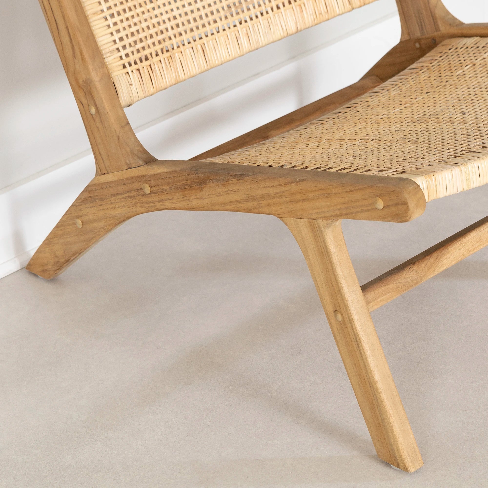 Rattan Lounge Chair - Balka