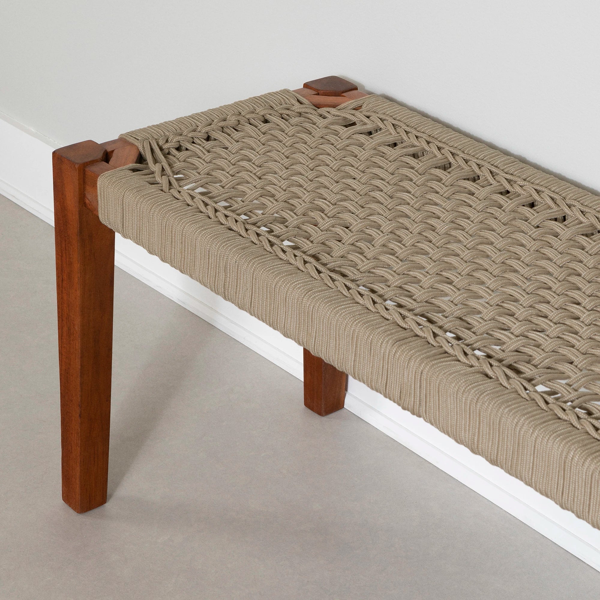 Wood and Rope Bench - Hoya