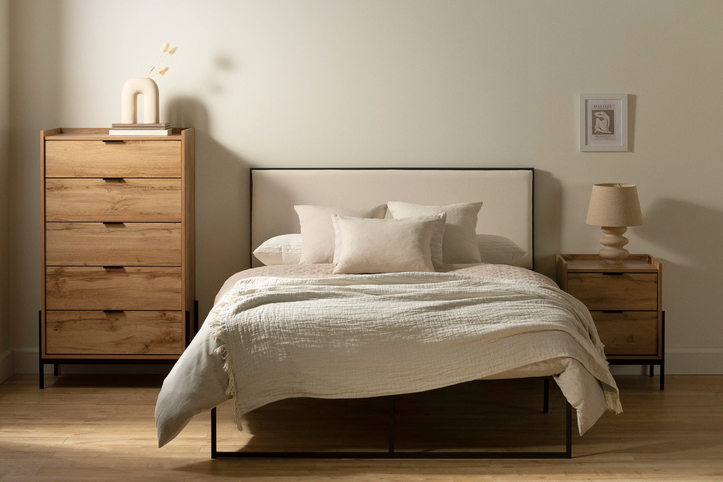 Upholstered Metal Bed - Mezzy