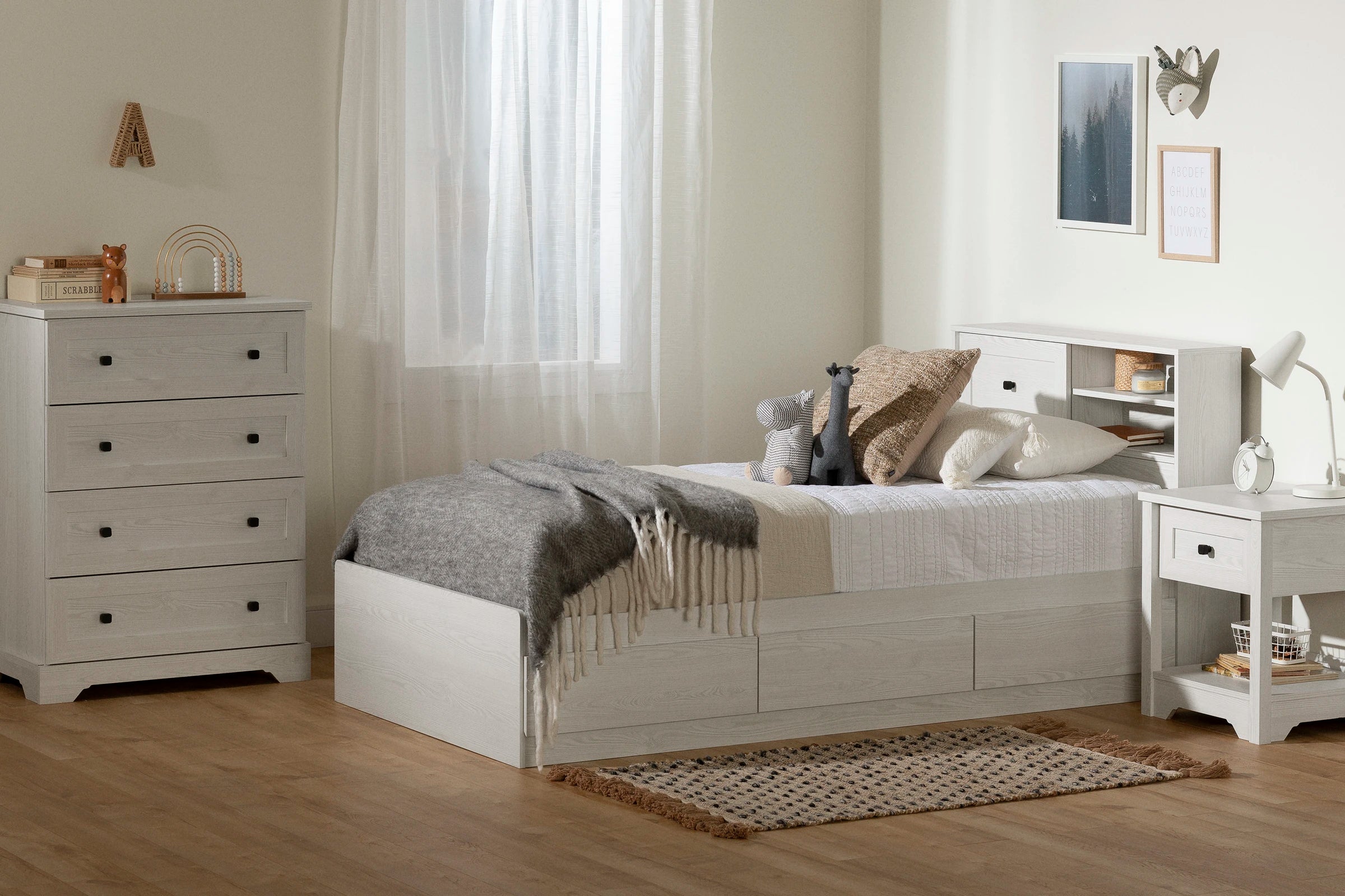 Mates Bed with 3 Drawers - Hazen