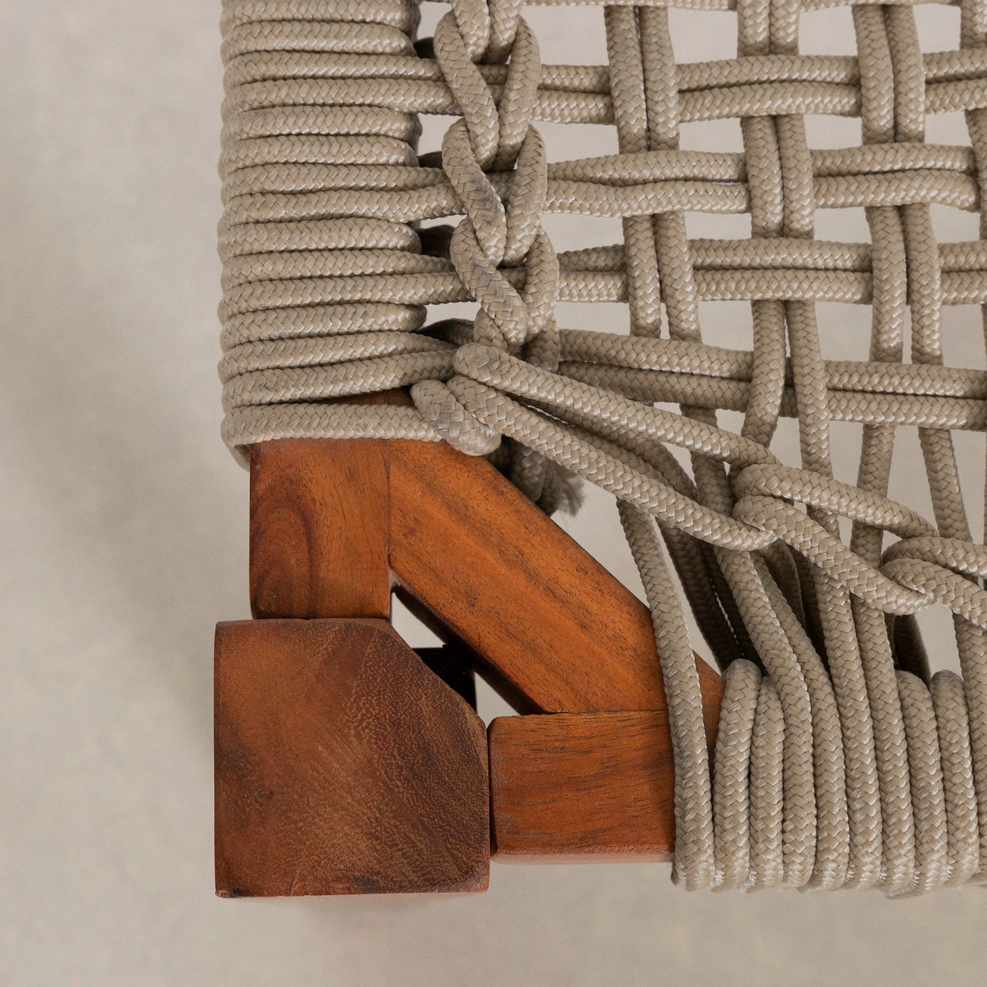 Wood and Rope Bench - Hoya