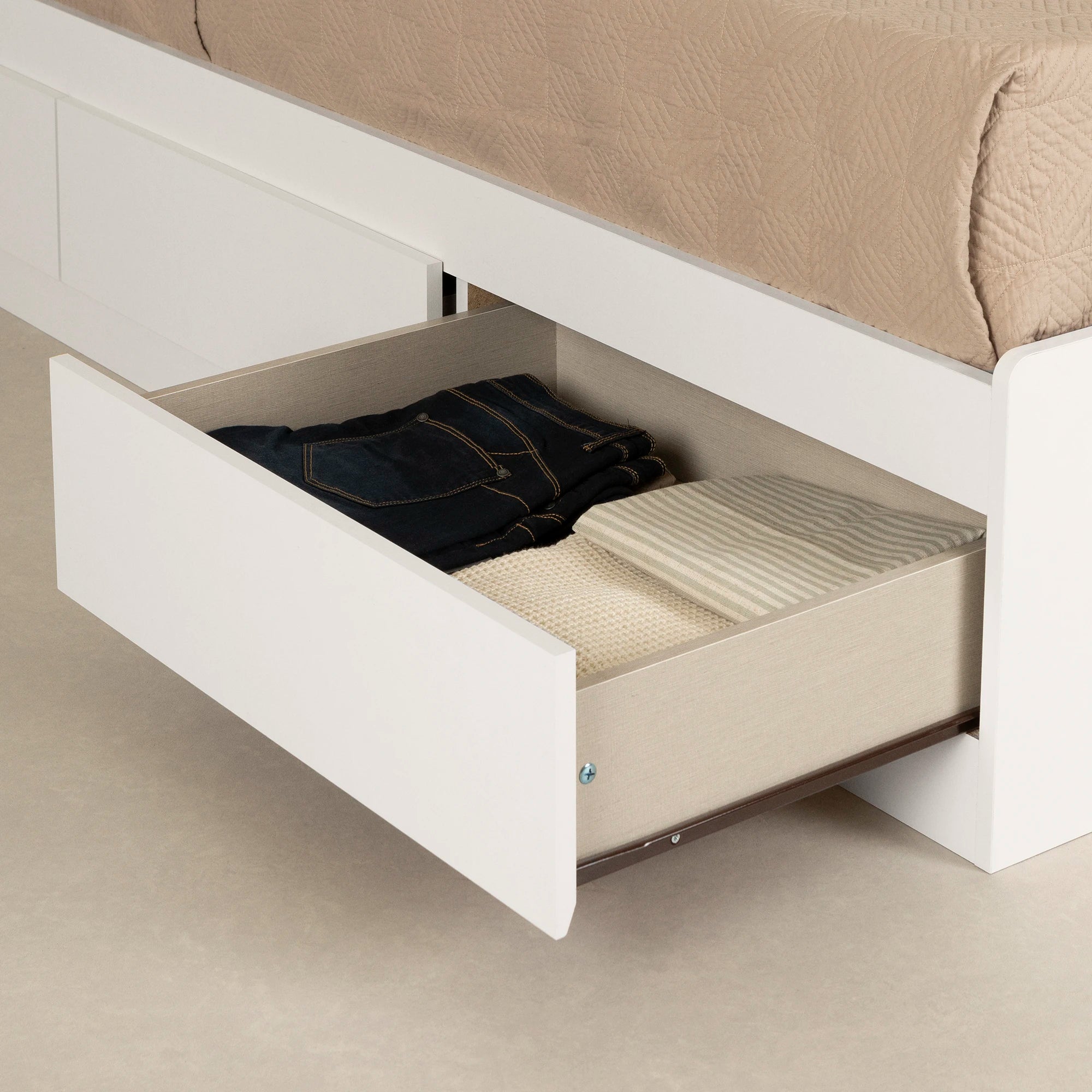 Mates Bed with 3 Drawers - Fusion