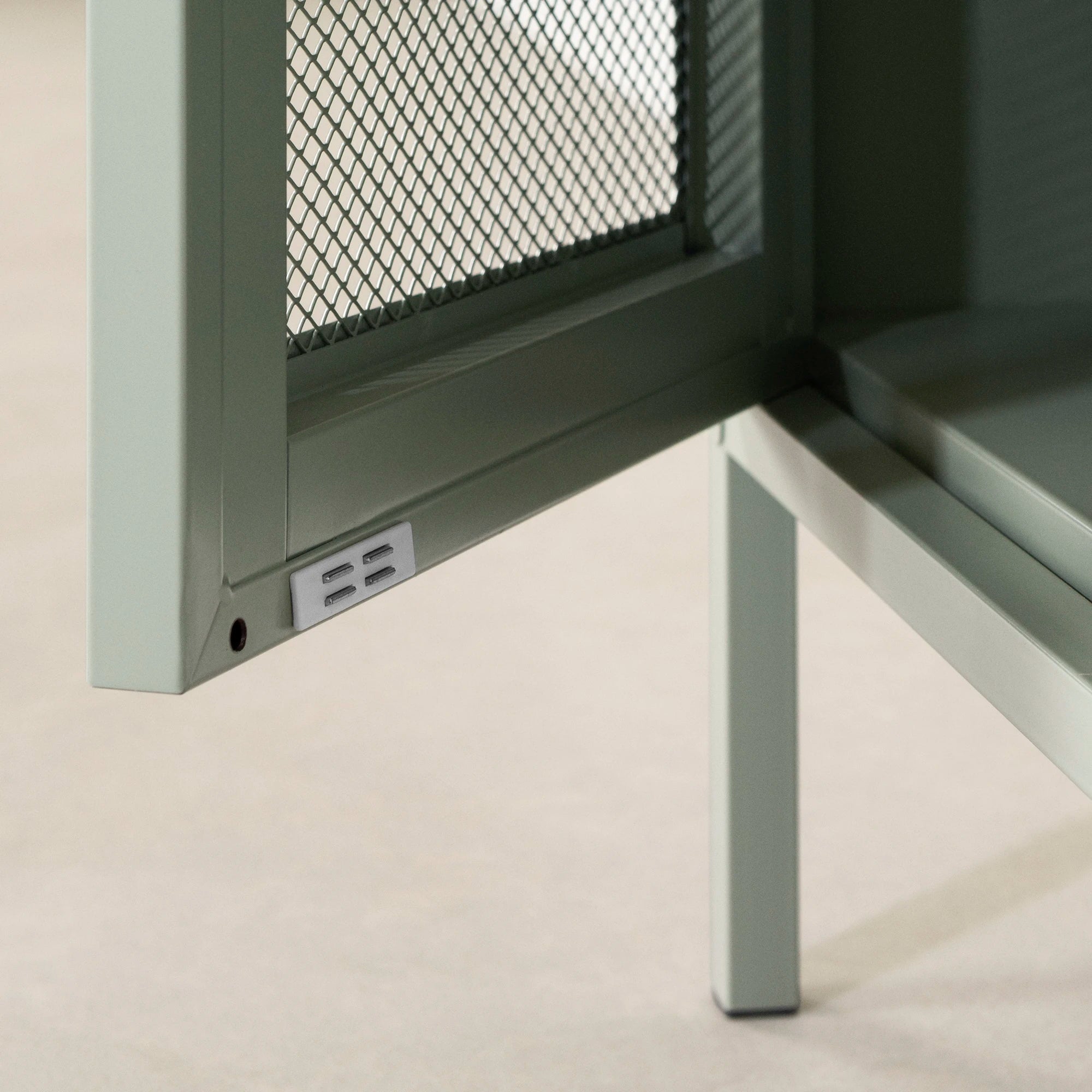 Metal Mesh 1-Door End Table - Crea