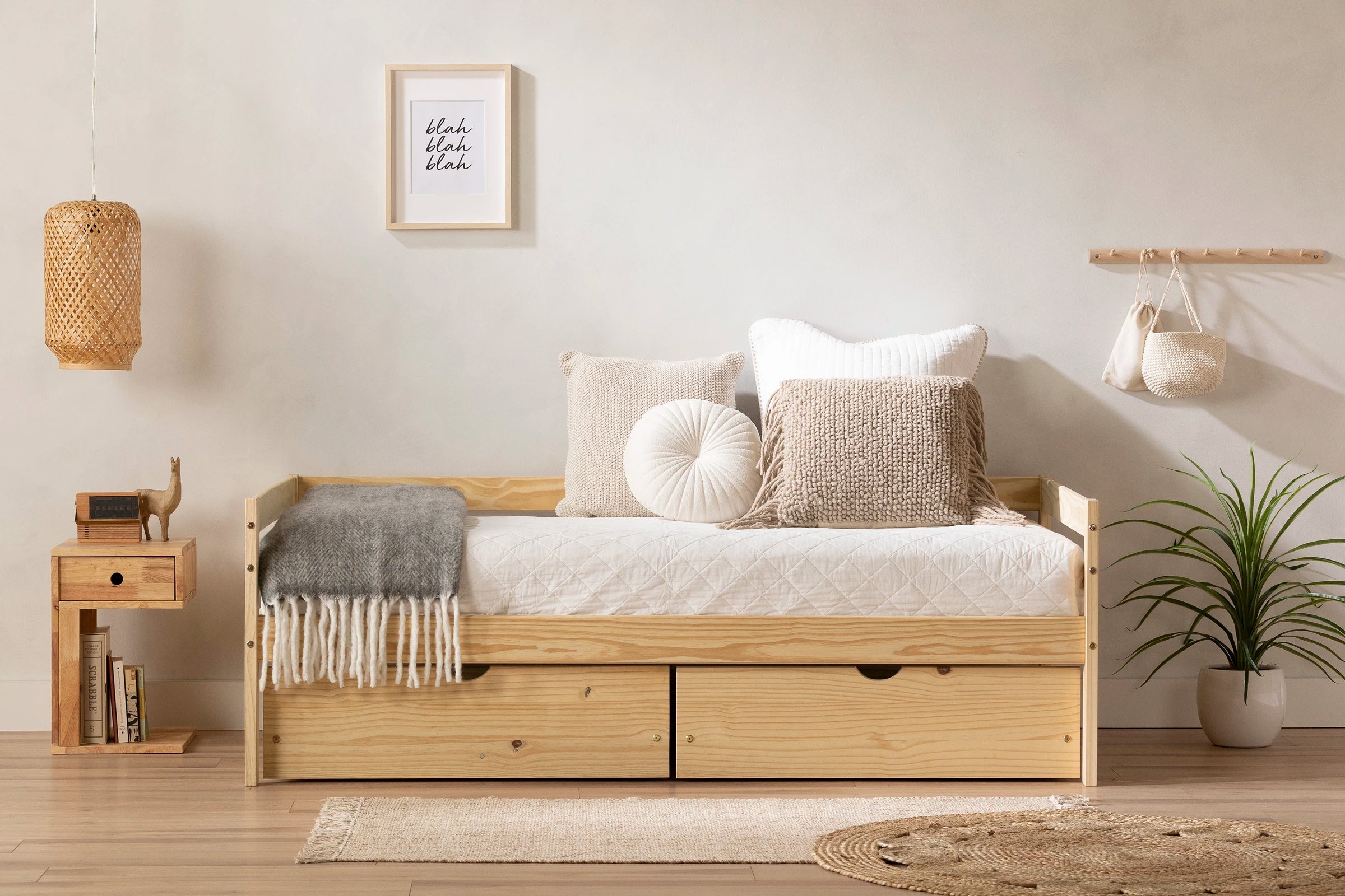 Solid Wood Daybed with Storage Drawers - Sweedi