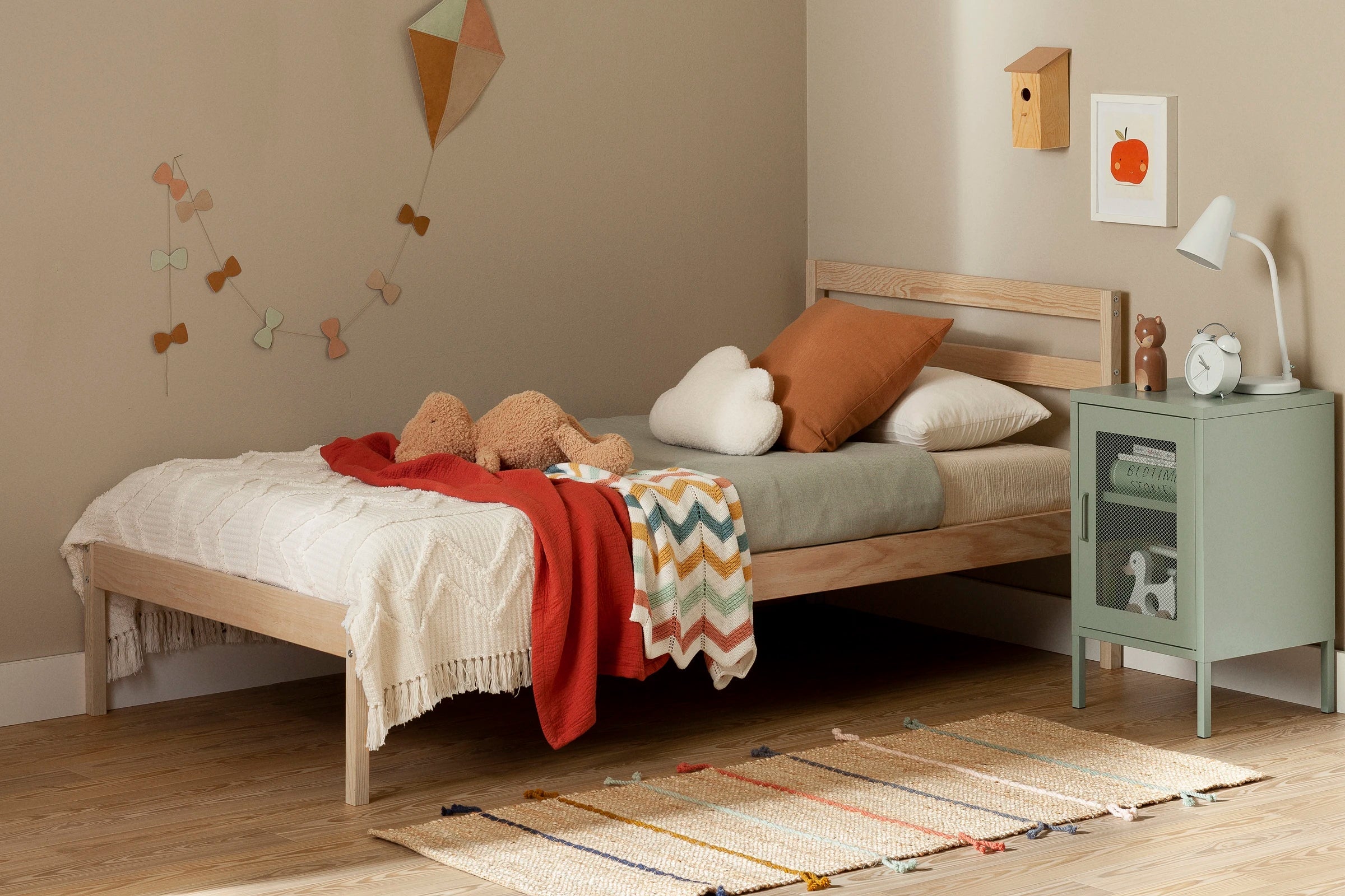 Wooden Bed - Sweedi